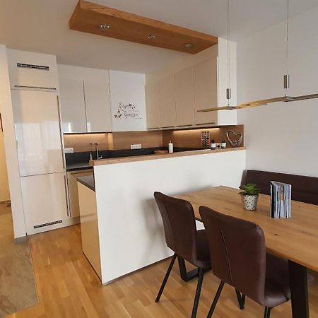 Luxurioeses Apartment Mit Garten & Terrasse In Der Naehe Vom See Im Schoenen Salzkammergut グムンデン エクステリア 写真