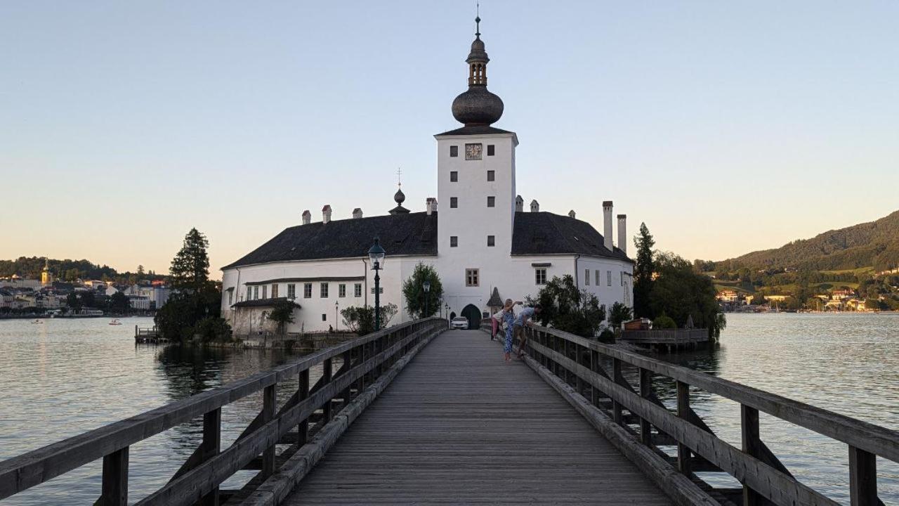 Luxurioeses Apartment Mit Garten & Terrasse In Der Naehe Vom See Im Schoenen Salzkammergut グムンデン エクステリア 写真